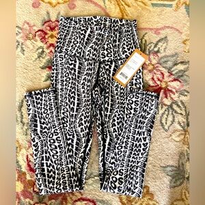 NWT Niyama Sol Barefoot Awesome legging size S